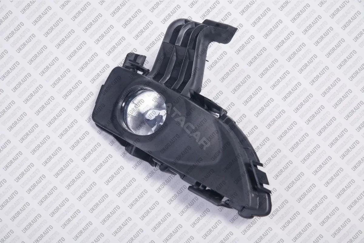 Противотуманные фары UKORAUTO U0522037R