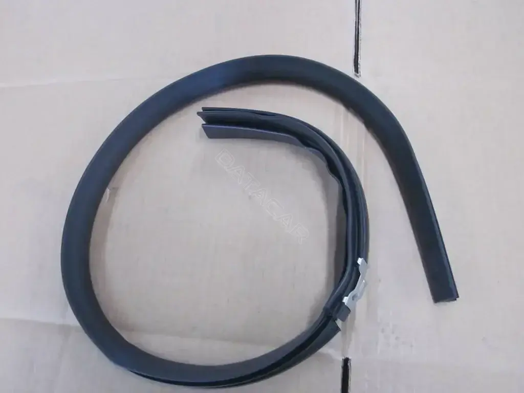 Молдинг крыши GEELY 1018010658