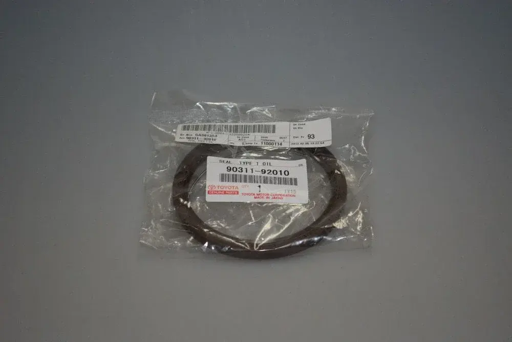 Сальник коленвала TOYOTA 90311-92010