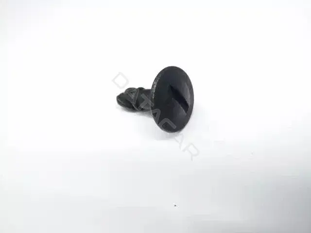 Клипсы, фиксаторы, зажимы VAG 8D0805121B
