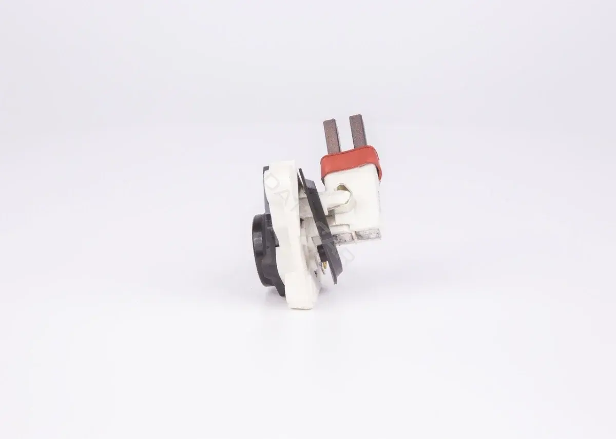 Регулятор напряжения BOSCH 1987AN0215