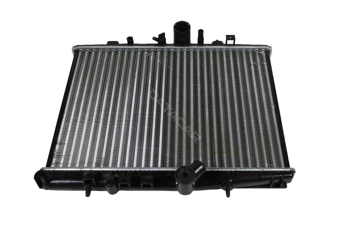 Радиатор охлаждения STELLOX 10-25649-SX