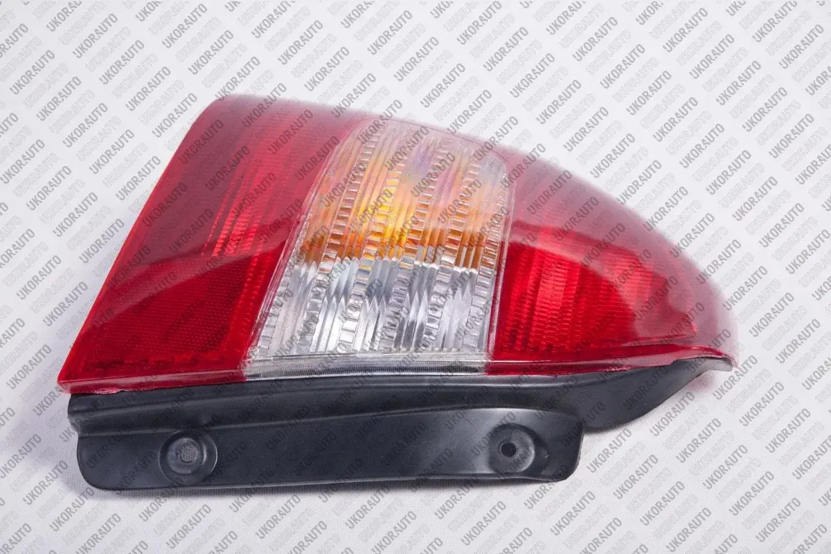 Задние фонари UKORAUTO U0523028L