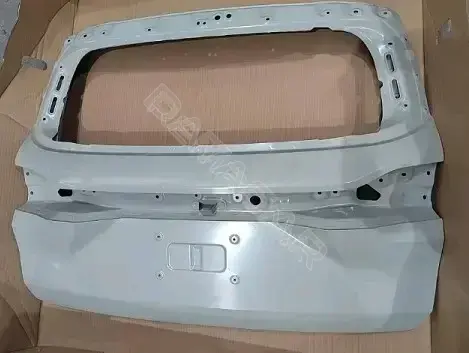 Крышка багажника GEELY 5062058500C15