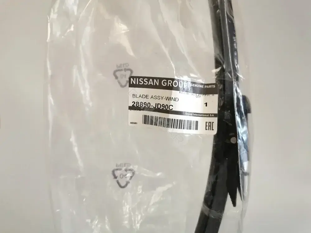 Щетки стеклоочистителя NISSAN 28890JD90C