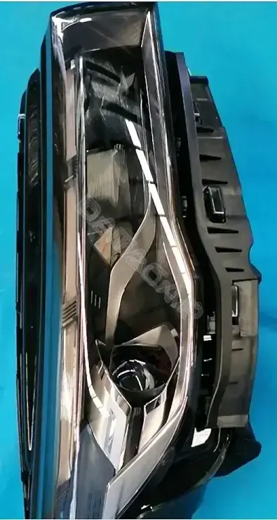 Фары GEELY 7051042600