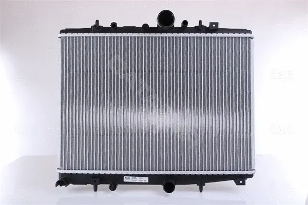 Радиатор охлаждения NISSENS 63704A
