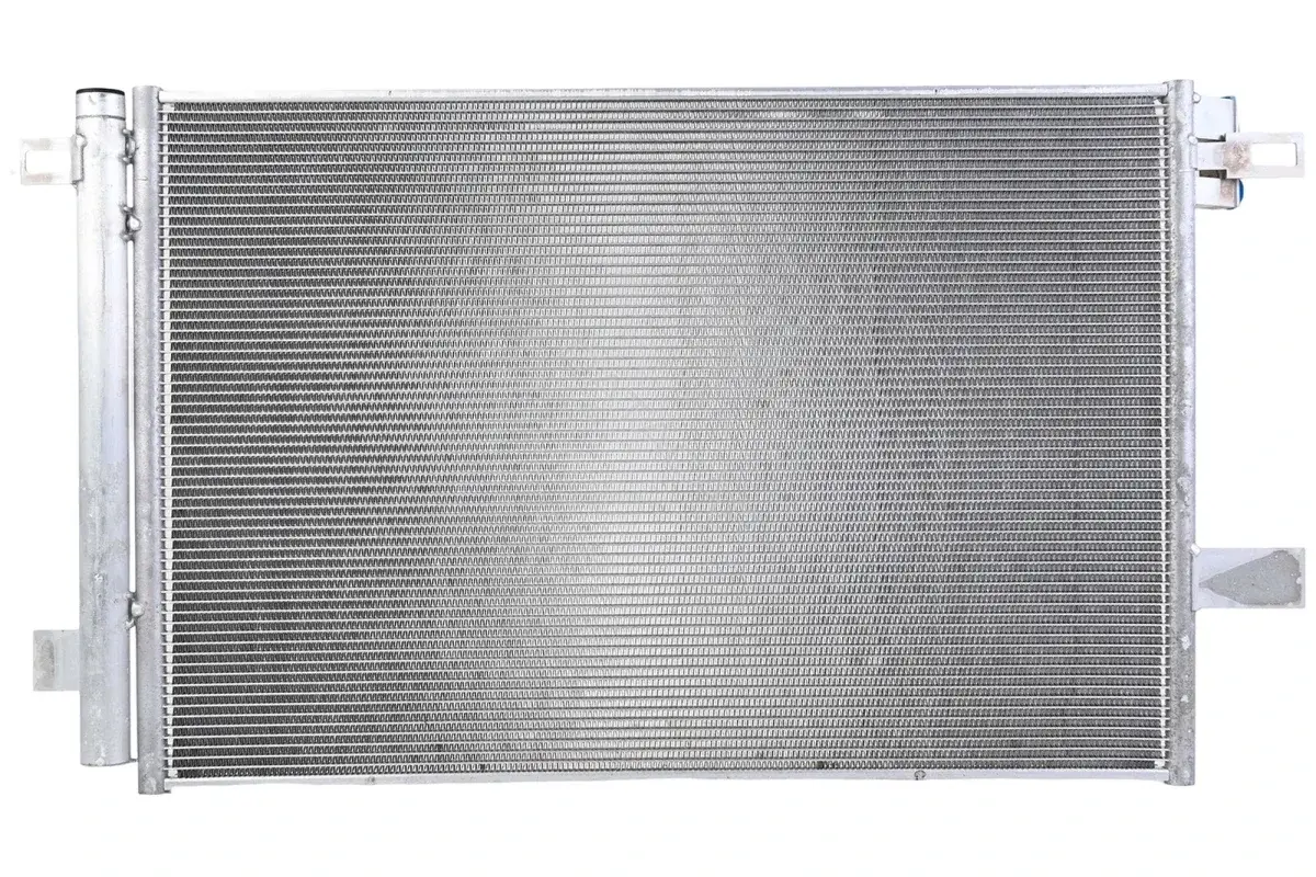 Радиатор кондиционера STELLOX 10-45887-SX