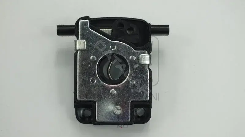 Петля капота QUATTRO FRENI QF42G00055