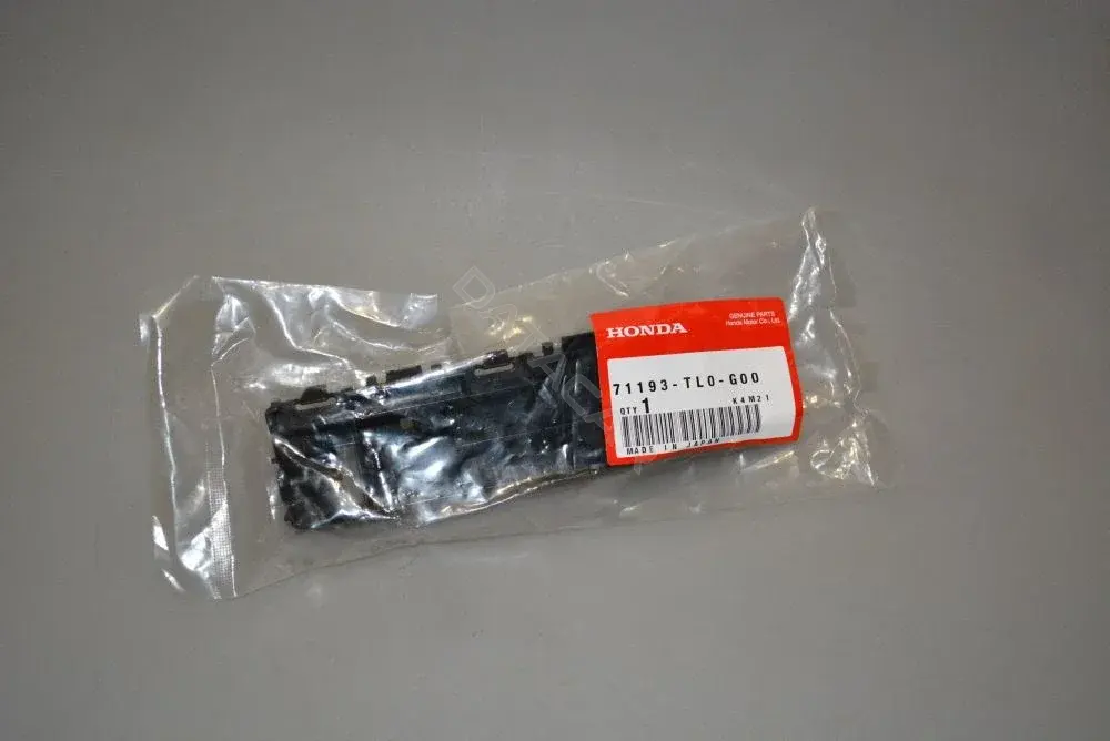 Кронштейн-направляющая бампера HONDA 71193-TL0-G00