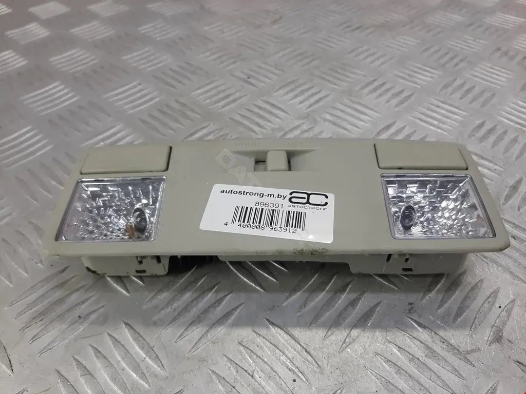 Плафон освещения салона GJ6A69970A