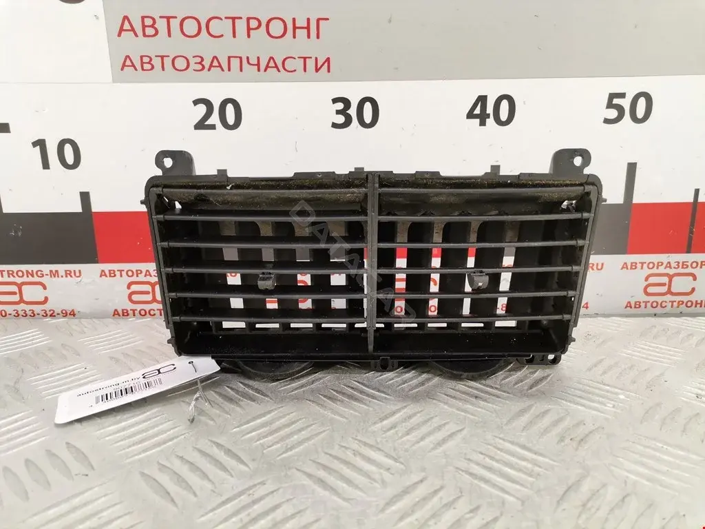 Дефлектор обдува салона 20082600780, 68043527AB