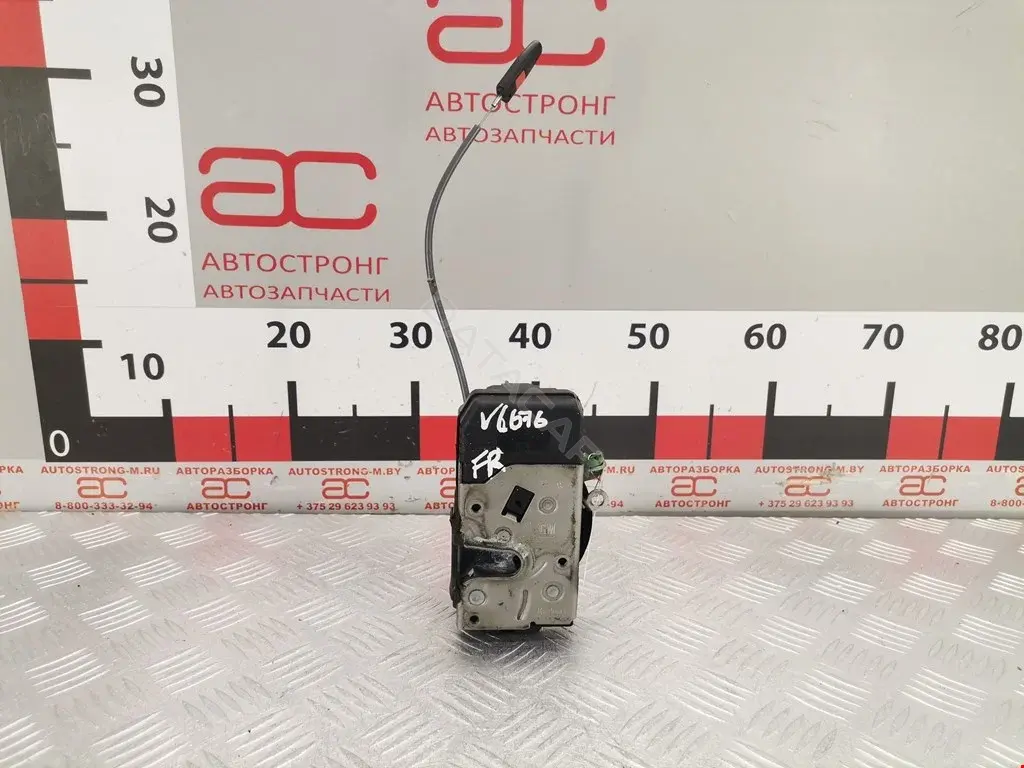 Замок двери 24444017