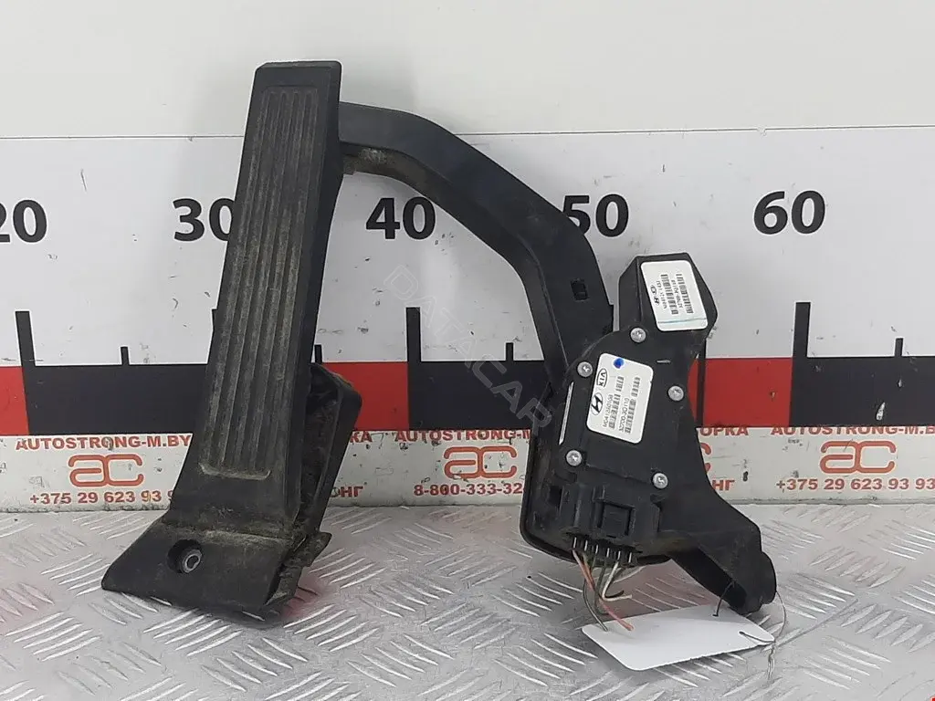 Педаль газа 327003Q110
