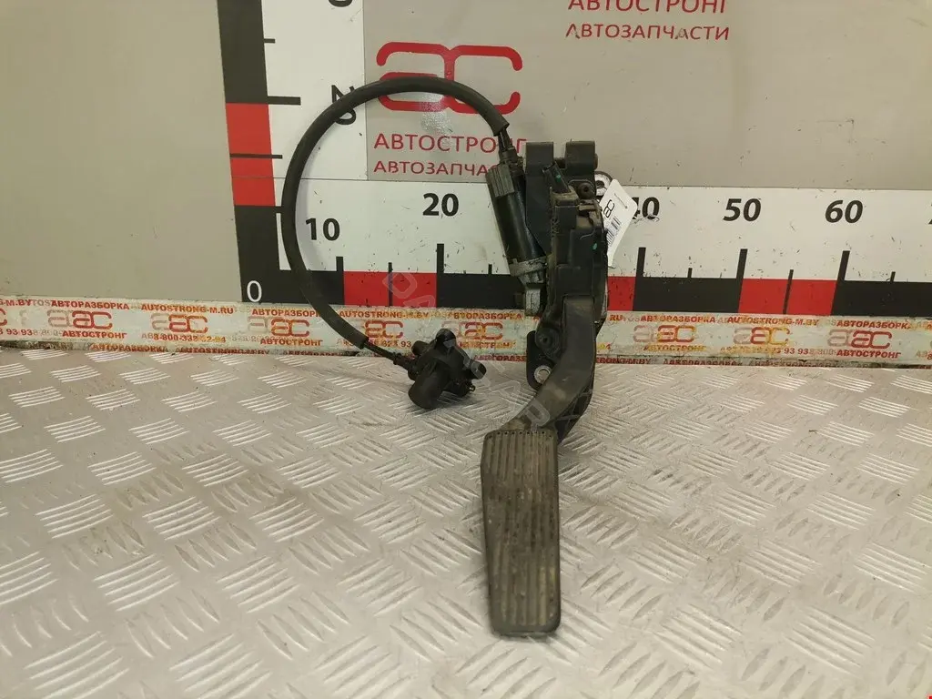 Педаль газа 04861716AA, 04861716AE