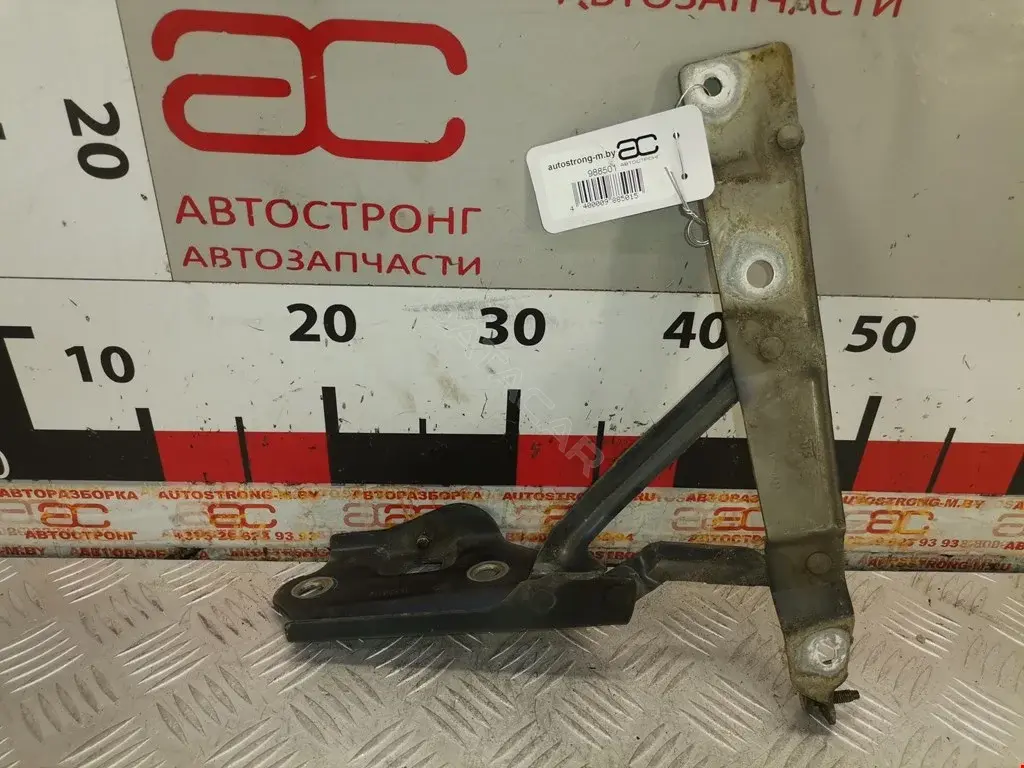 Петля крышки багажника 04814895AF
