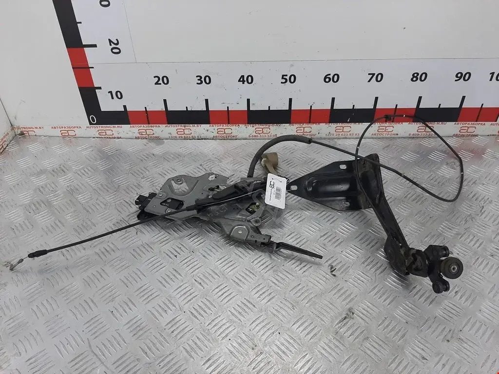 Ролик двери сдвижной 04675648AB