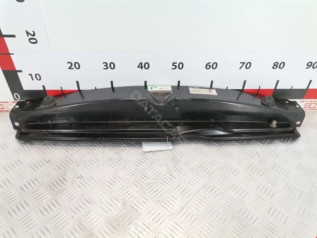 Рамка капота 7106C4