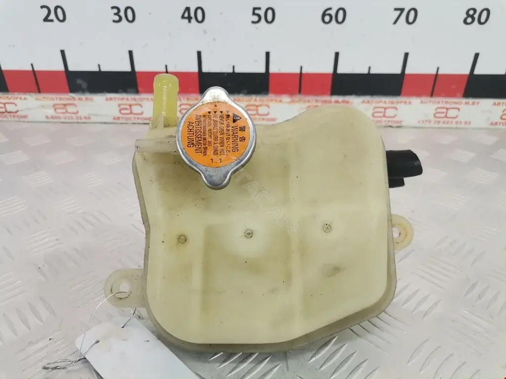 Расширительный бачок 1375A137