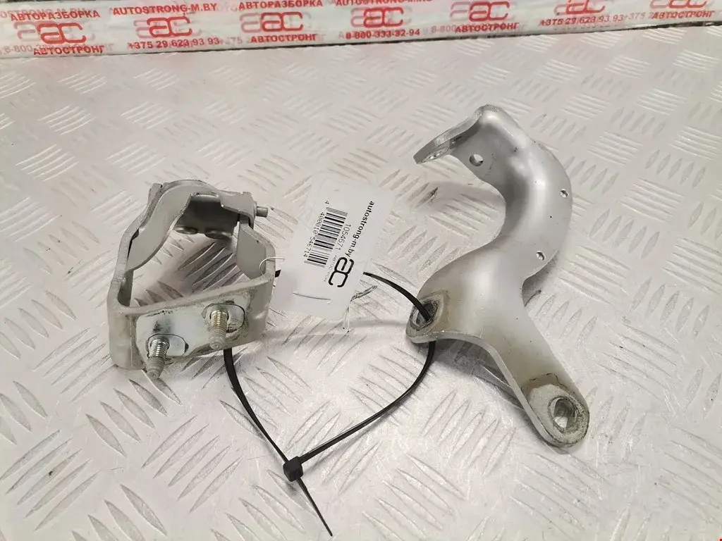 Петля крышки багажника 4L0827300C