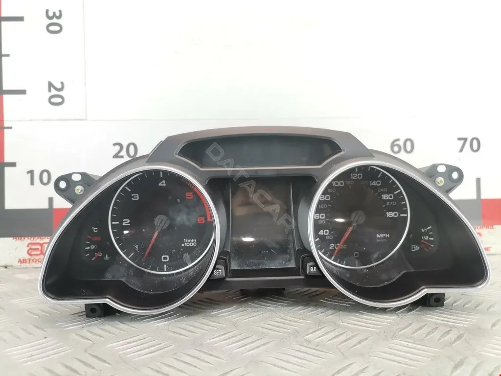 Панель приборов 8T0920981B