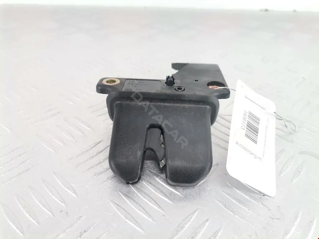 Замок крышки багажника 8E5827505B