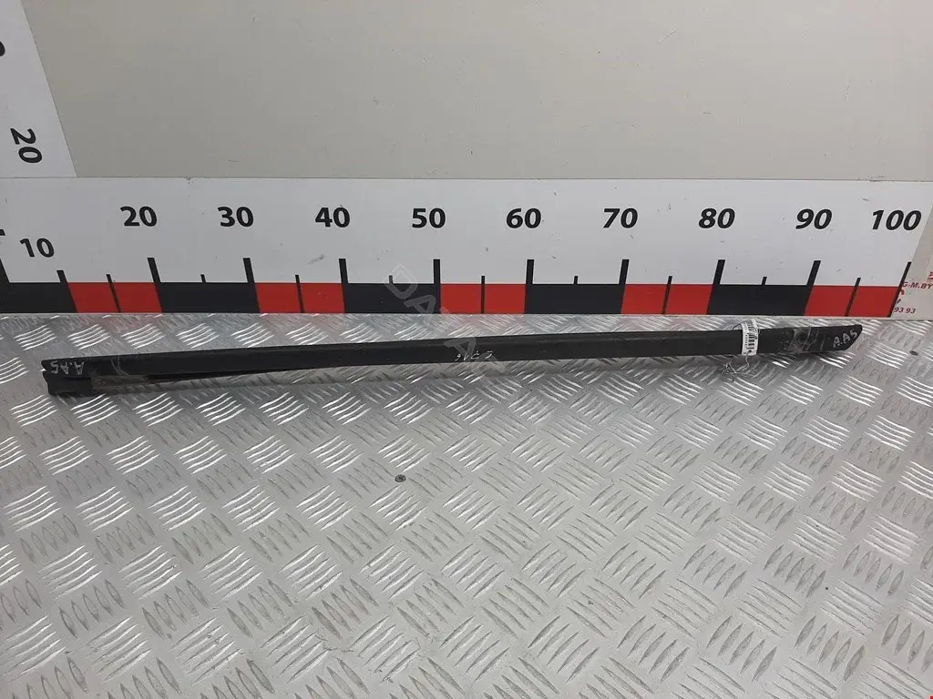 Молдинг лобового стекла 8T0854327A, 8T0854328A