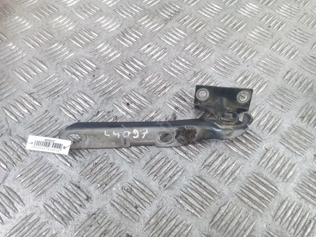 Петля капота 893823302A