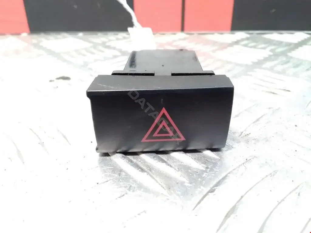 Кнопка аварийки 864W0140H, 937902B901