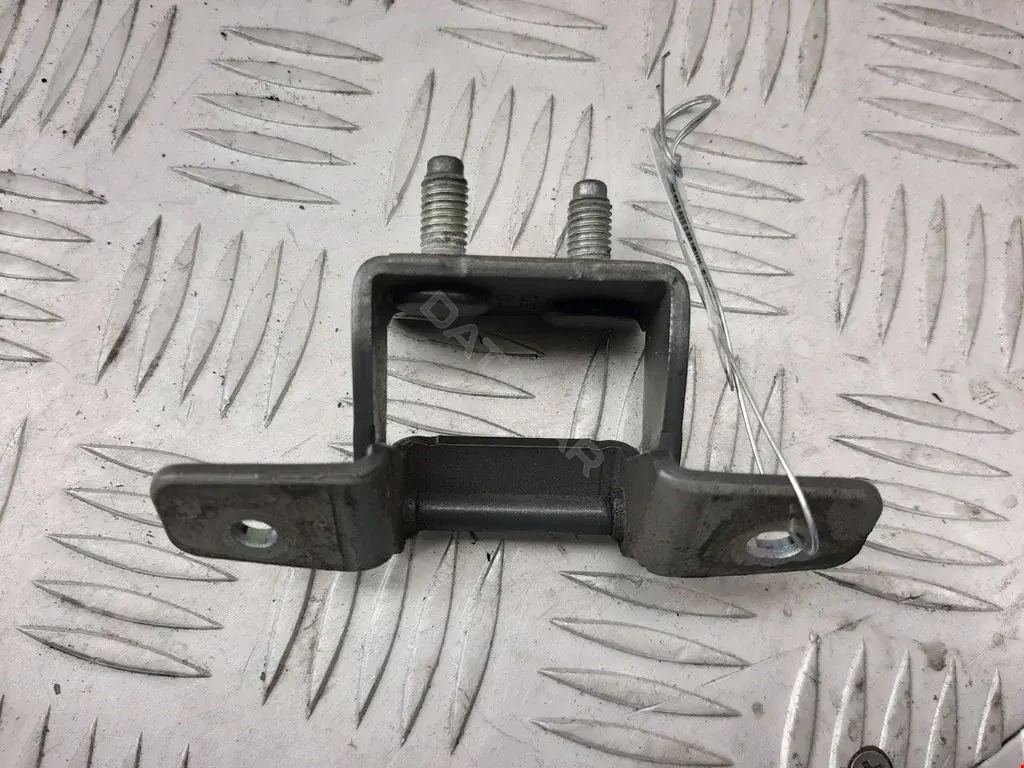 Петля крышки багажника 79770A5000