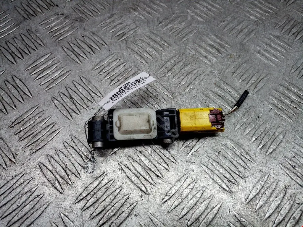 Датчик удара 8E0959651A, V10720875