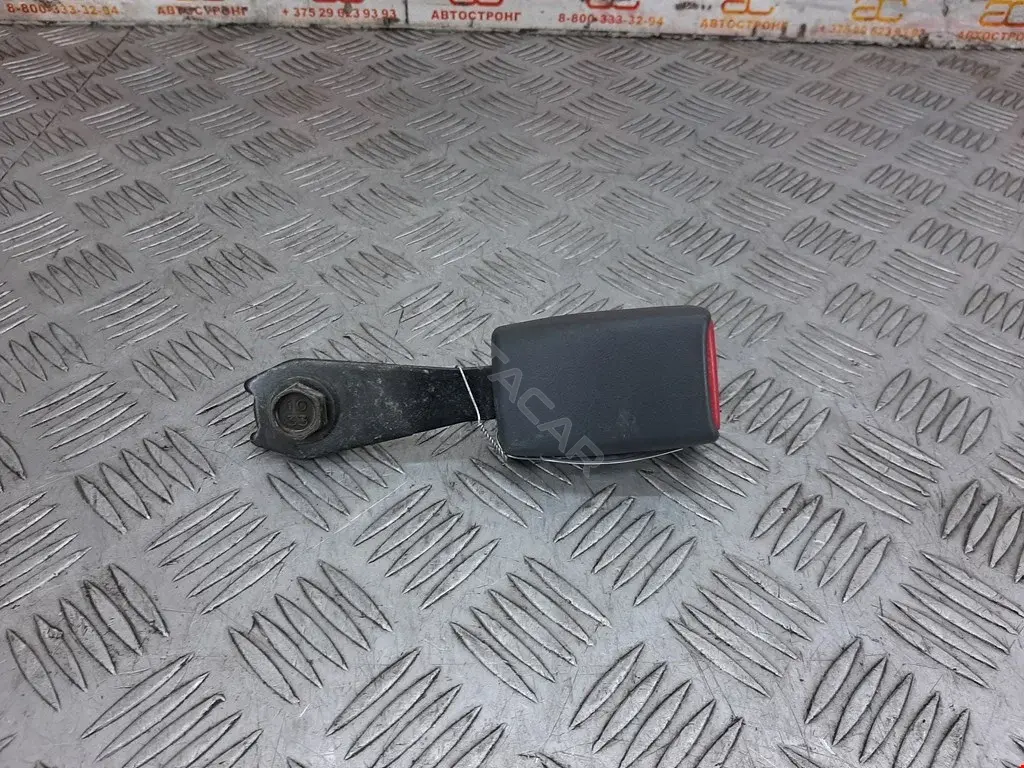 Замок ремня безопасности MR788902