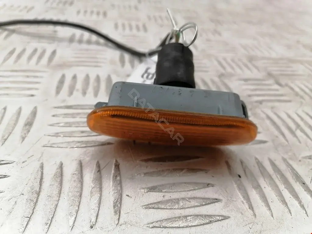 Повторитель передний 185235152, 2213078, 3111127