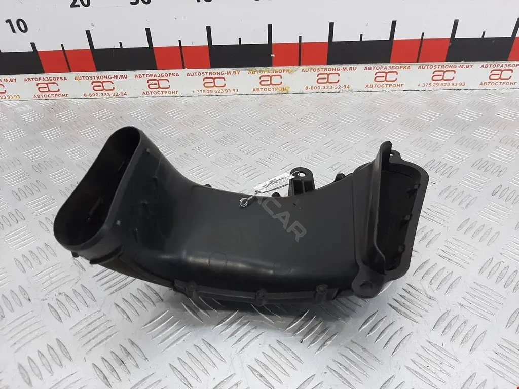 Воздухозаборник 8X239A673AB