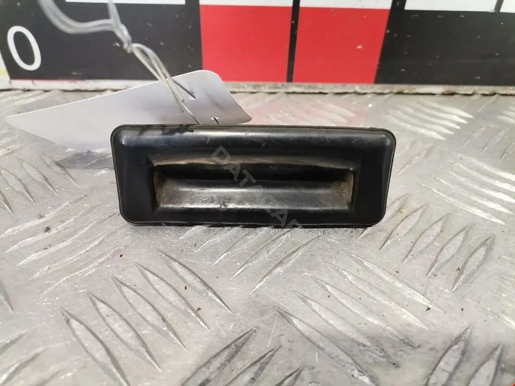 Ручка крышки багажника 132053098, 13306714, 179688