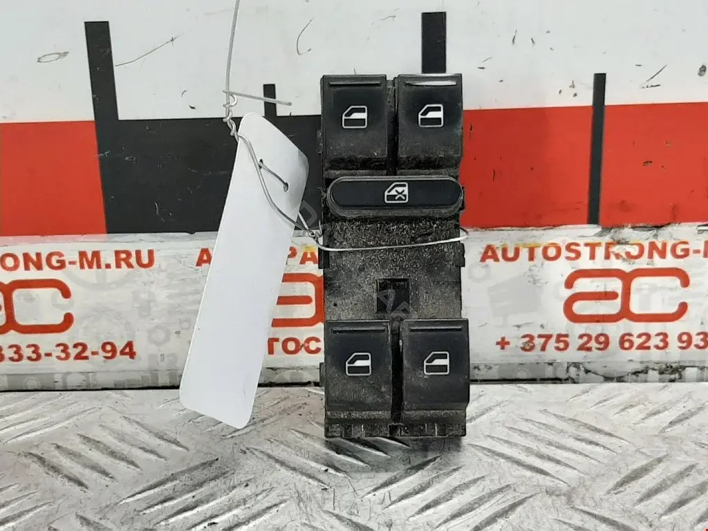 Блок управления стеклоподъемниками 1K4959857B, 1K4959857C