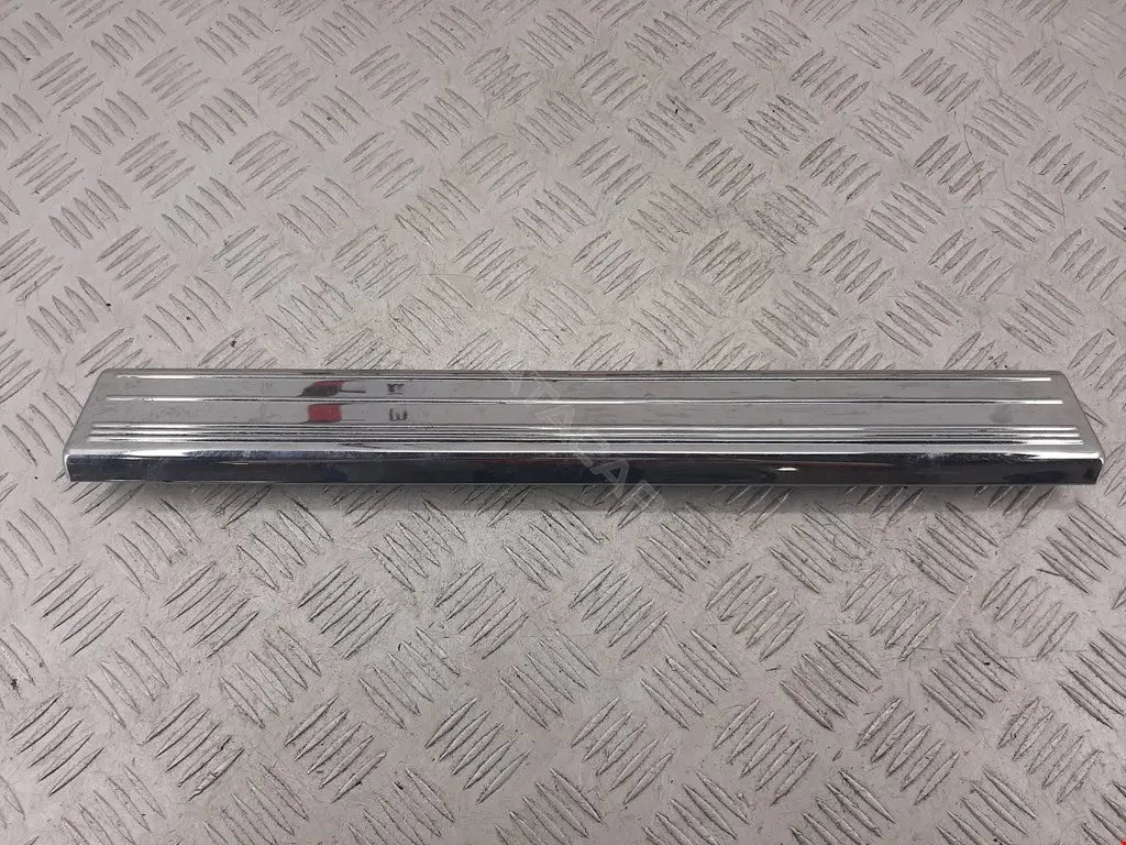 Накладка на порог A2206805535