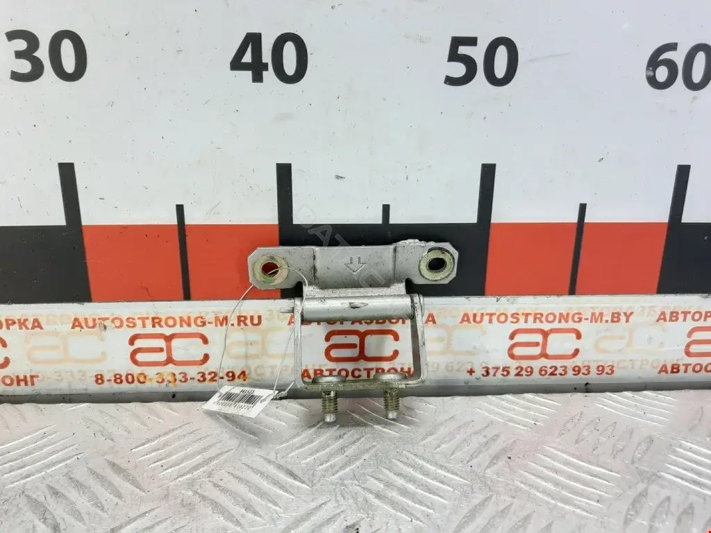 Петля крышки багажника 90400BM430