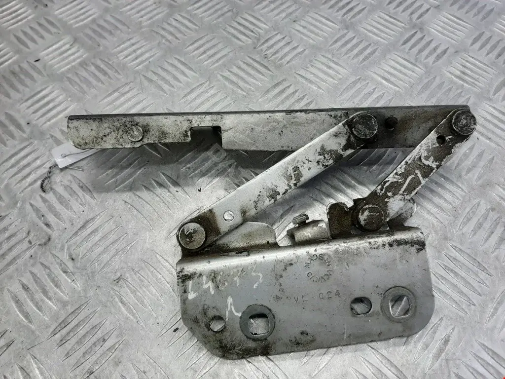 Петля капота 115AB, 55369115AC