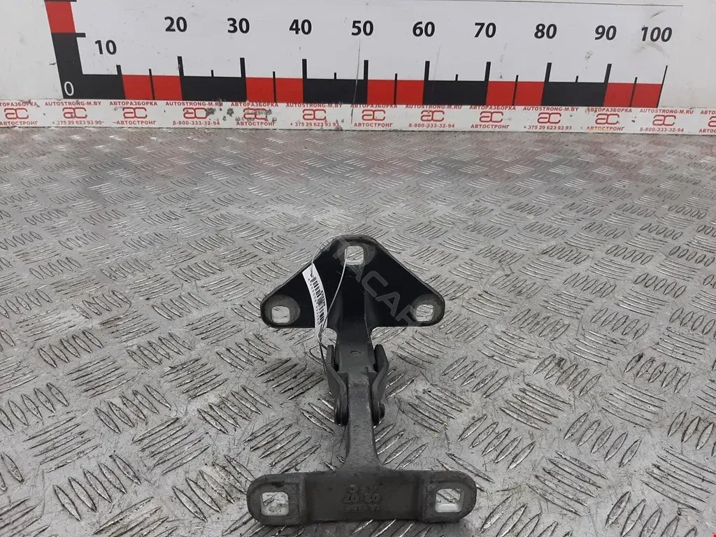 Петля крышки багажника 41627170918