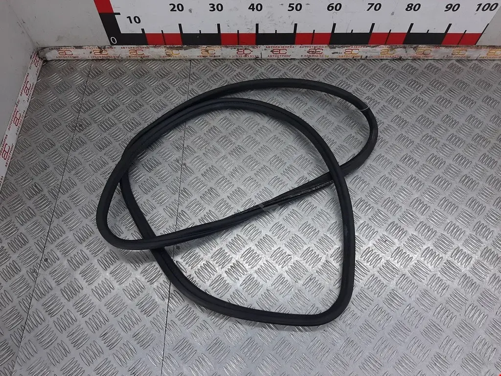 Уплотнитель багажника 51767260916, 7204298