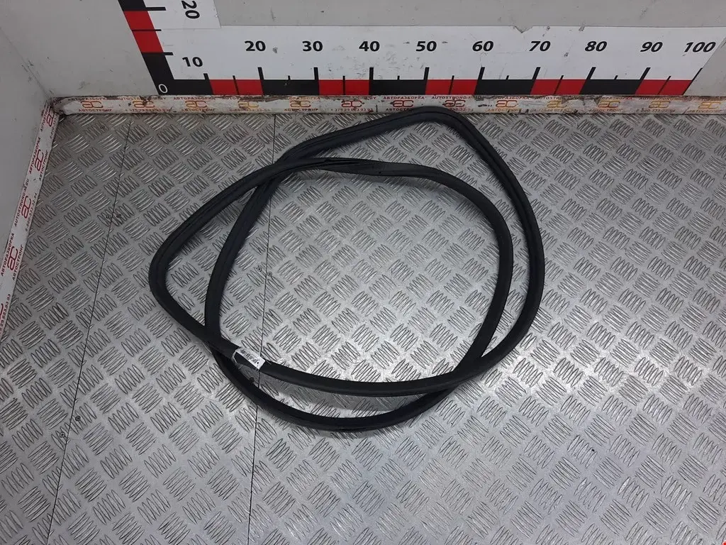 Уплотнитель багажника 51767260916, 7260916