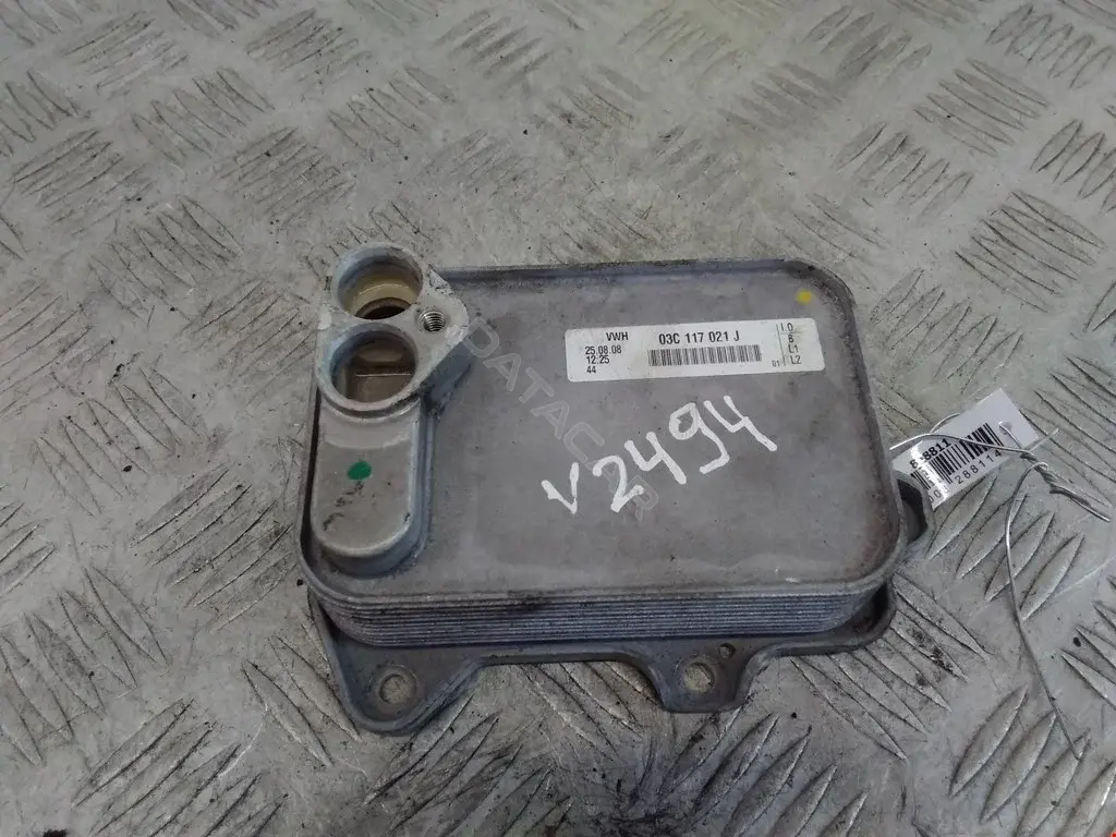 Масляный радиатор двигателя 03013702, 03C117021D, 03C117021E