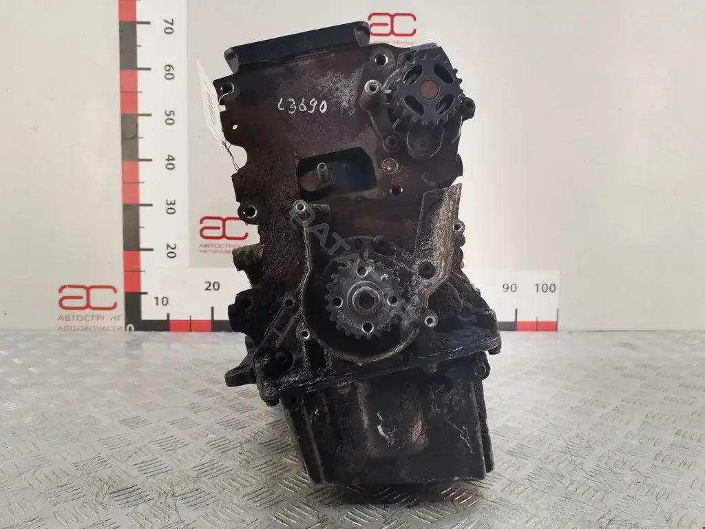 Блок цилиндров 68004311AB