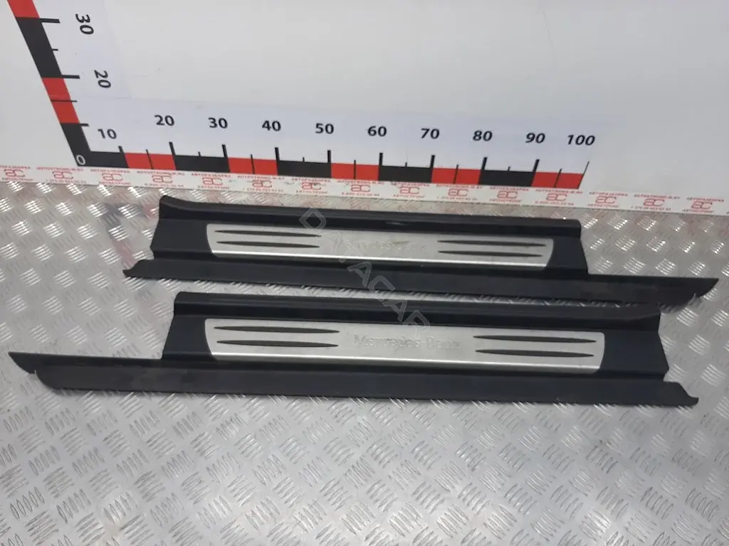 Накладка на порог A1716800135
