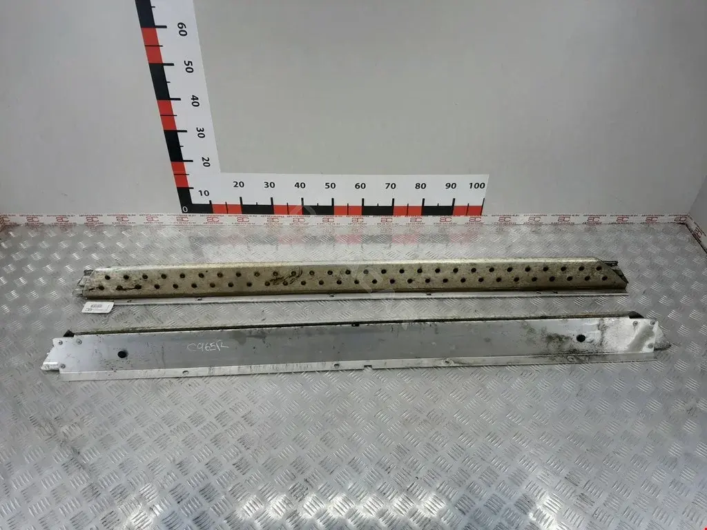 Подножка 51710392735, 51718403077, 51718403078