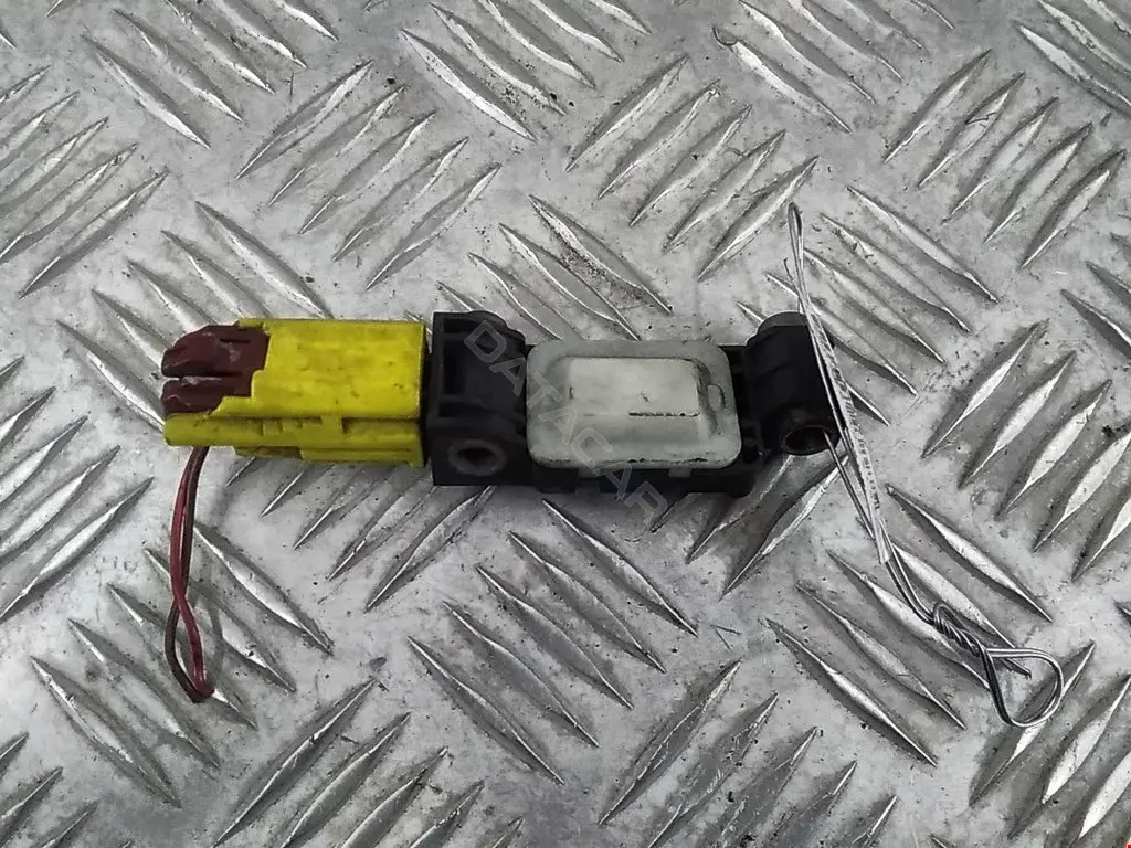 Датчик удара 8E0959651A, V10720875