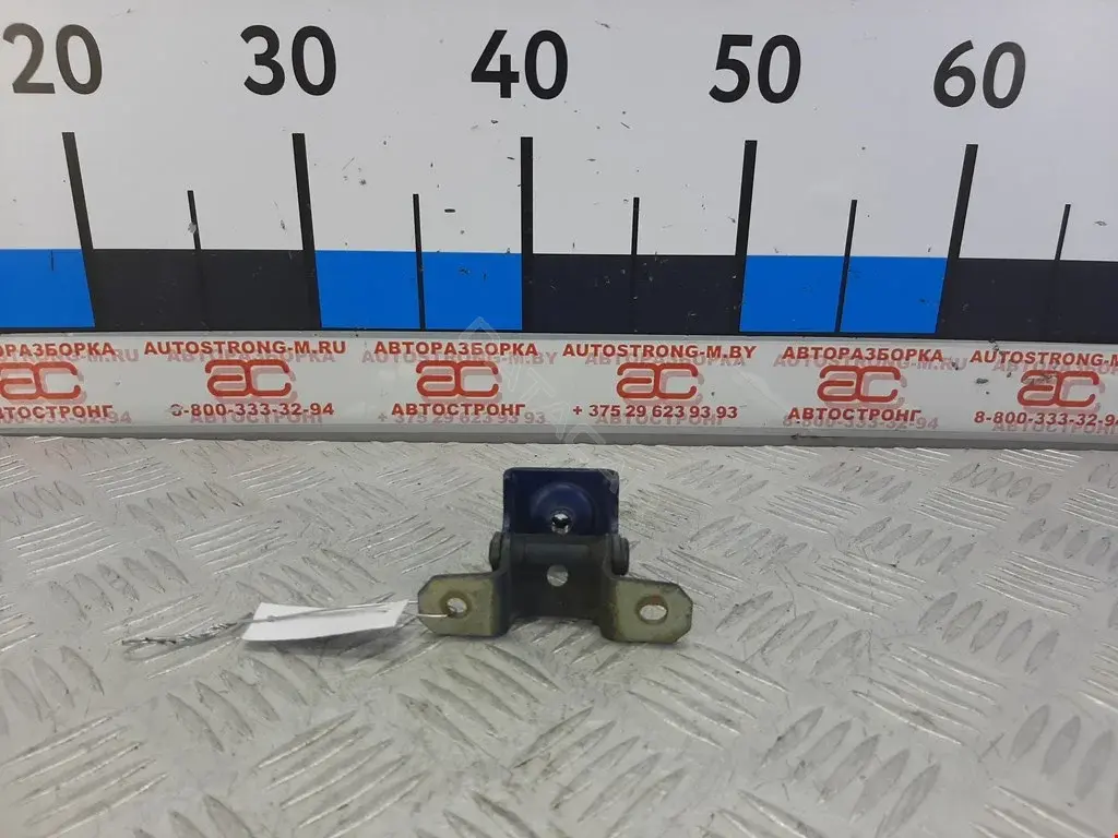 Петля крышки багажника 46524601