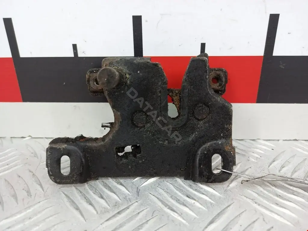 Замок капота 8D0823509J