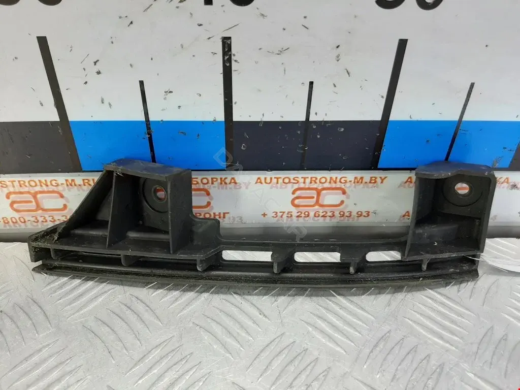 Кронштейн-направляющая бампера 1T0807890A, 1T0807890B, 1T0807899B